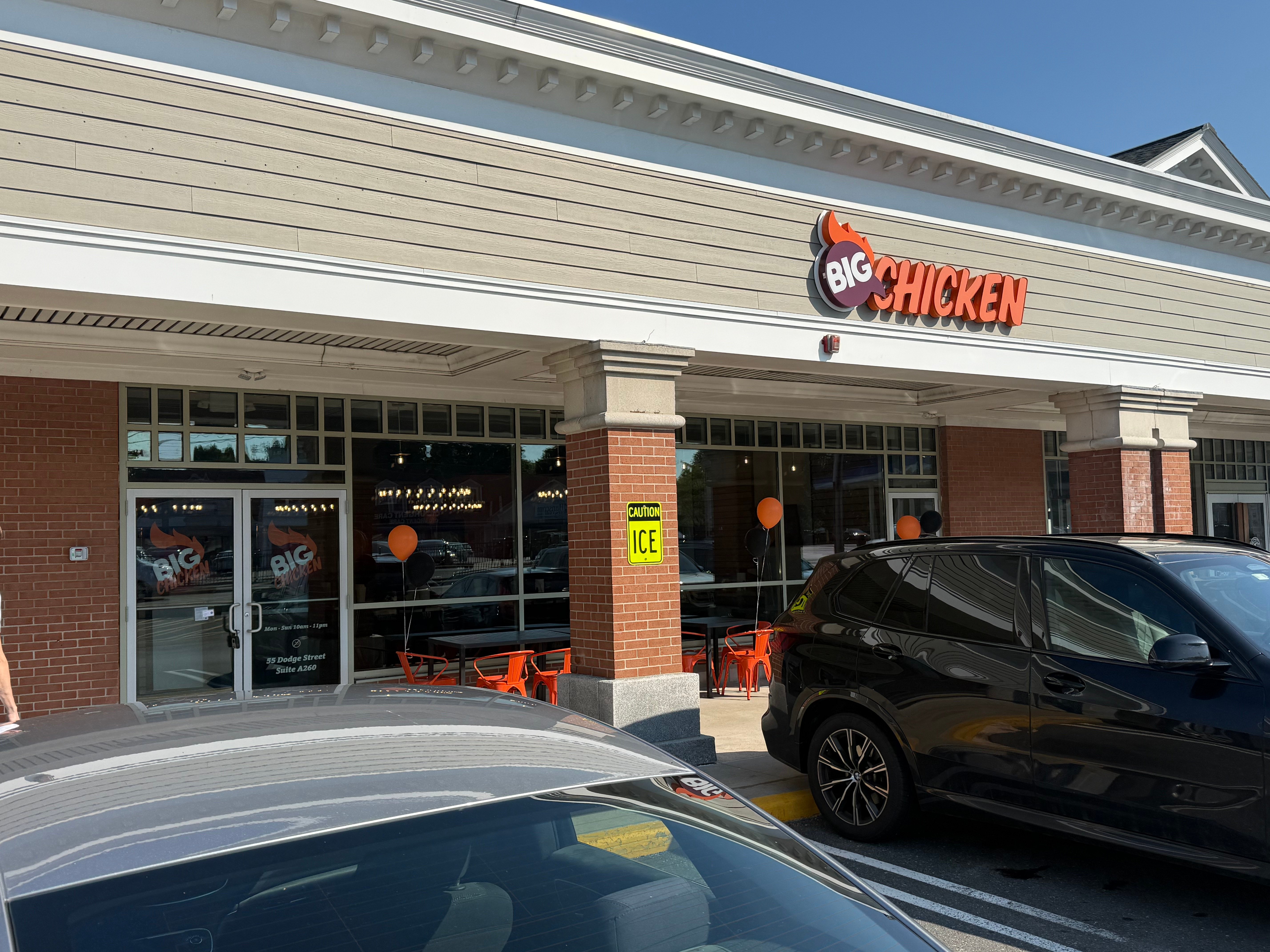 Big Chicken, Chicken, Chicken Restaurant, Boston, Beverly Massachusetts, Chicken Franchise, Restaurant, Restaurant Franchising, Shaquille O'Neal, Shaq, Boston Restaurant, Grand Opening, New Business